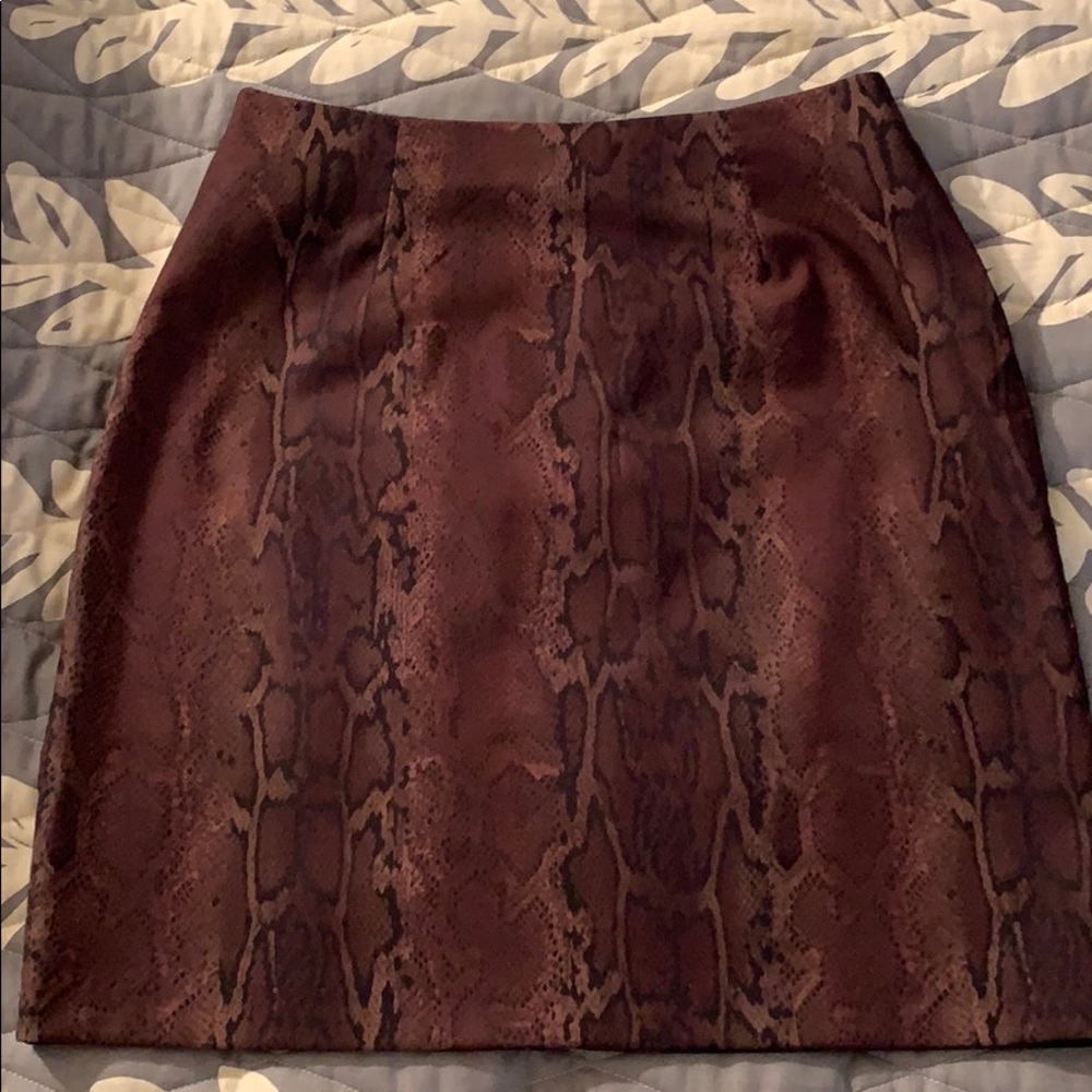 Retro Snake print skirt -size 6